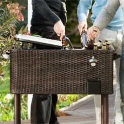 Springbreak Getränkewagen Kühlbox Terrassenkühlwagen 80l Rattandekor -Gartenmöbel 10029648 yy 0004 logo