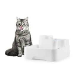 Lake Lassie Haustiertränke Tierbrunnen 4L Pumpe Aktivkohlefilter -Gartenmöbel 10031380 yy 0003 ambient oneConcept Lake Lassie Haustiertraenke