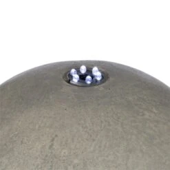 Trafalgar Gartenbrunnen 1,5m LED Fiberglas-Zement 4,5 Kg Ziersteine -Gartenmöbel 10031620 yy 0004 detail Blumfeldt Trafalgar Zierbrunnen Gartenbrunnen Tuff