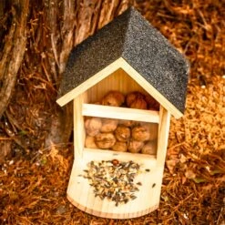 Futterhaus Für Eichhörnchen Spitzdach Kiefernholz Bitumen Unbehandelt -Gartenmöbel 10038048 yy 0005 logo